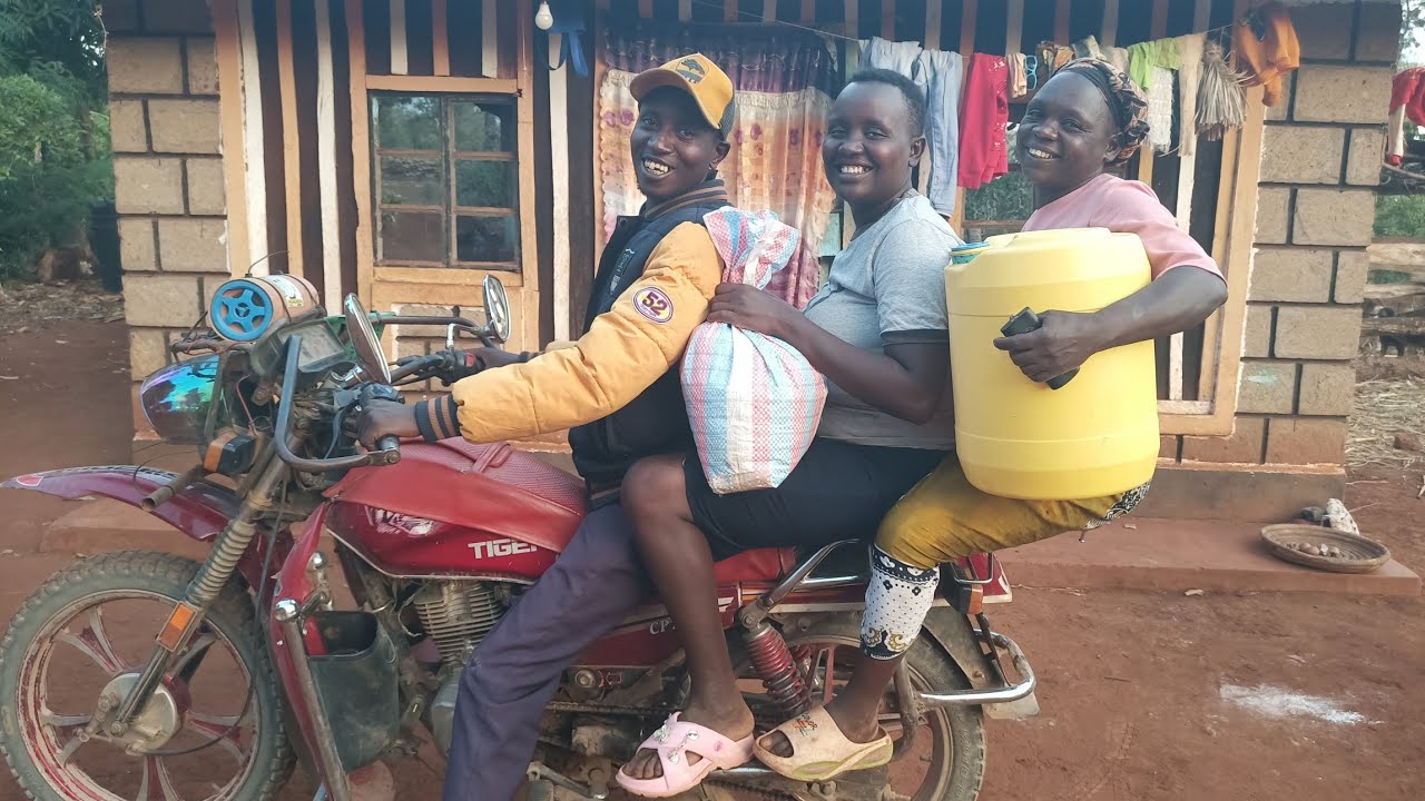 Turning,maize 🌽, millet and sorghum into porridge through milling+cooking 🔥 pumpkin bread 🍞 🌄