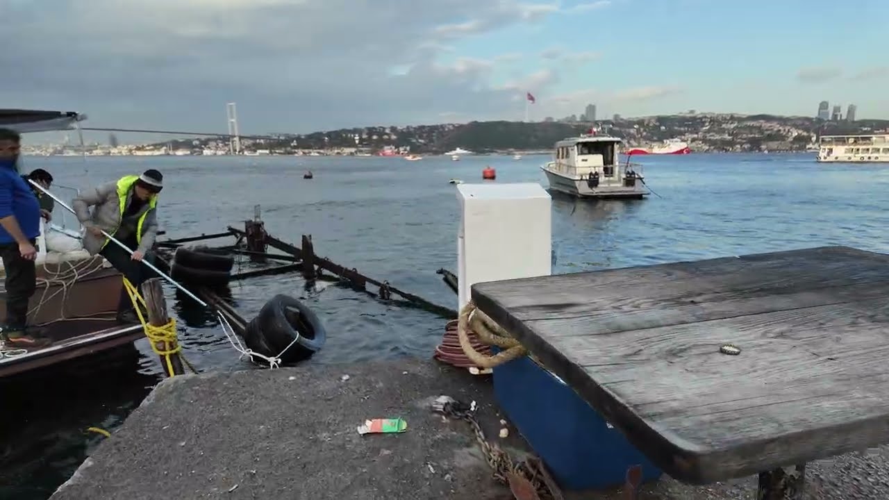 İSTANBUL ÇENGELKÖY SOKAKLARI TRAFİK DÜKKANLAR CAFELER ÇOK GÜZEL TASARIM CAFELER SOKAKLAR