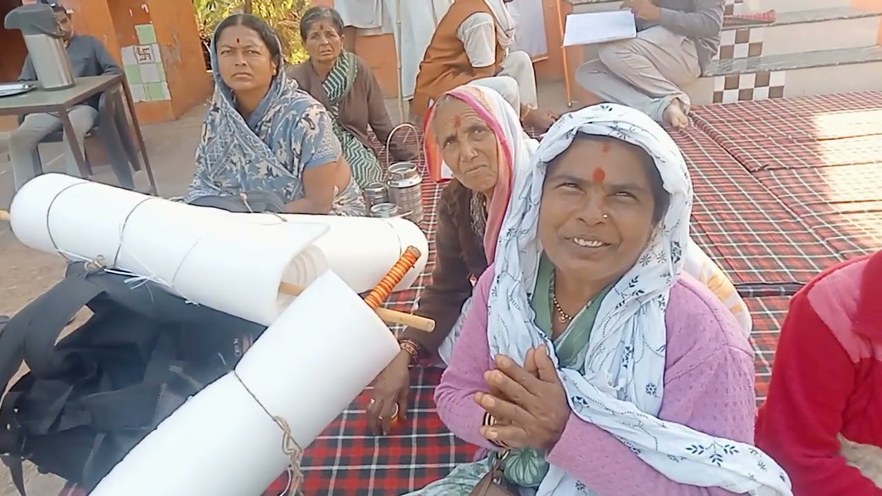 नर्मदापरिक्रमा में महाराष्ट्र के अहिल्या नगर और नासिक जिले के माताजी ने मराठी में नर्मदा का वर्णन।