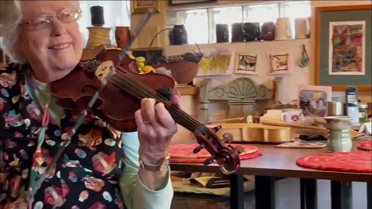 Ken Keppeler + Jeanie McLerie (Bayou Seco): Bal a Charlot