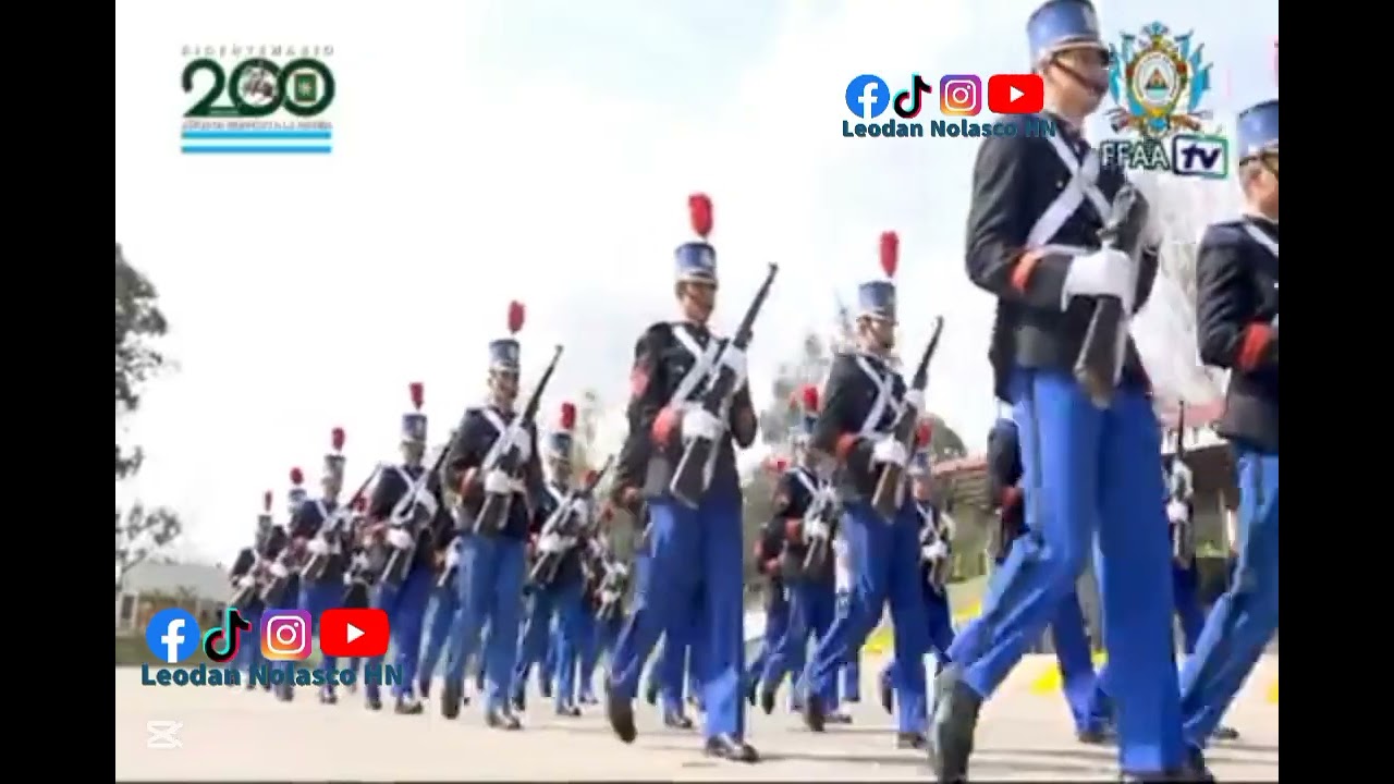 Pelotón de Tiempos Perdidos conformado por cadetes de la AMHGFM 2025.