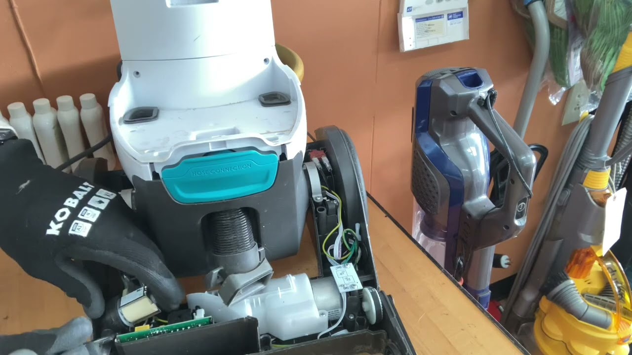 Мой Hoover Smartwash не распыляет воду.
