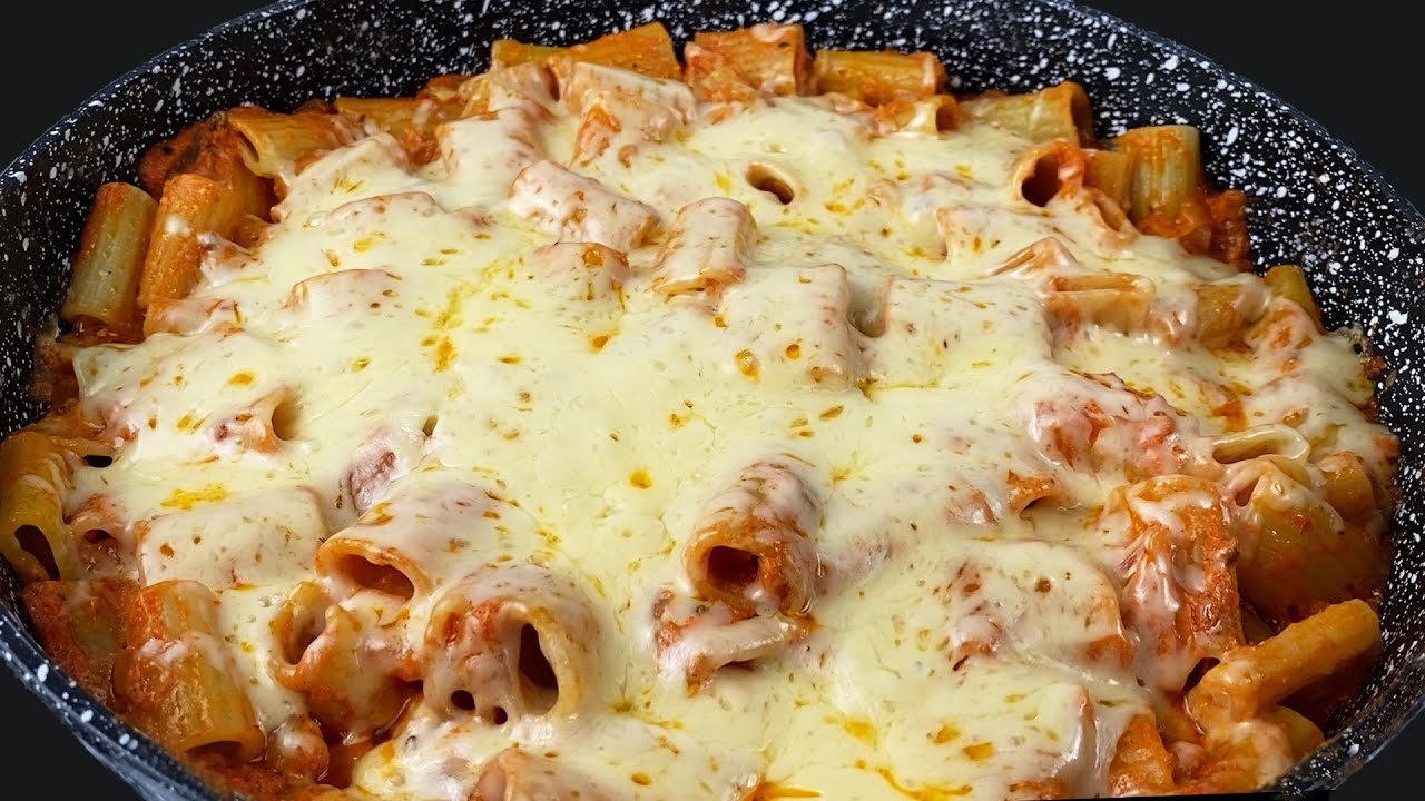 Easy Cheesy  Tomato Pasta - My family asks me to cook it every weekend!