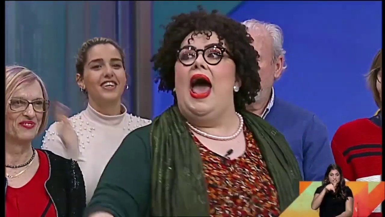 Jacinta Lúcia e a Dança do HINO dos Emigrantes
