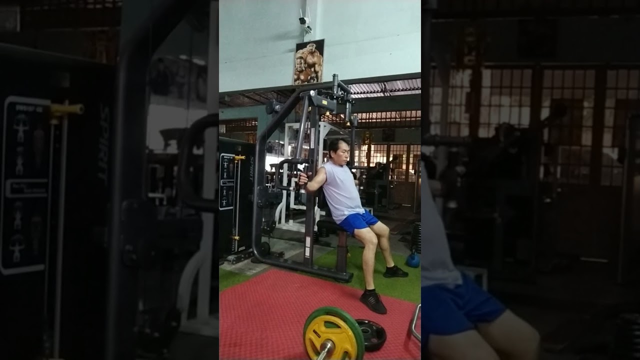 B&Agrave;I TẬP NGỰC: 5/Butterfly. &Eacute;p ngực với m&aacute;y. Ph&aacute;t triển to&agrave;n bộ cơ ngực