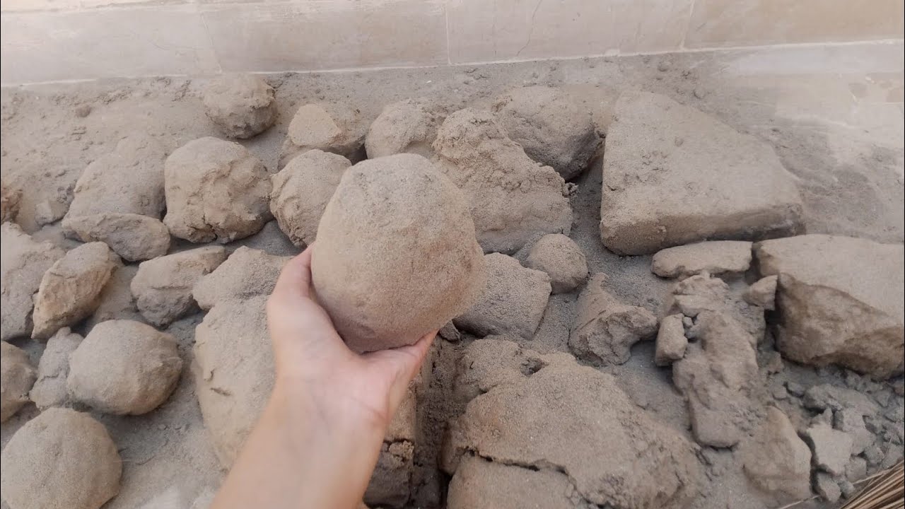 New pure sand dry and water crumbling Shifting 