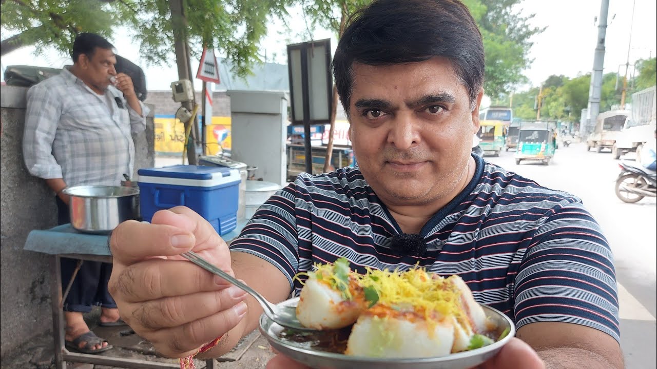 25 વર્ષથી ફૂટપાથ પર બાકડો રાખી આવી મસાલેદાર સેન્ડવીચ ઇડલી અને મસાલા ખમણ વહેચે |3 થી 4 કલાક કરે ધંધો