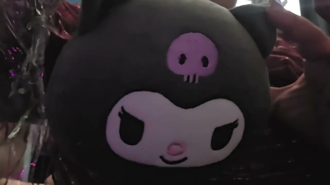 Kuromi unboxing!!! #kuromi #travelpillow #unboxingvideo #unbox #kuromithings