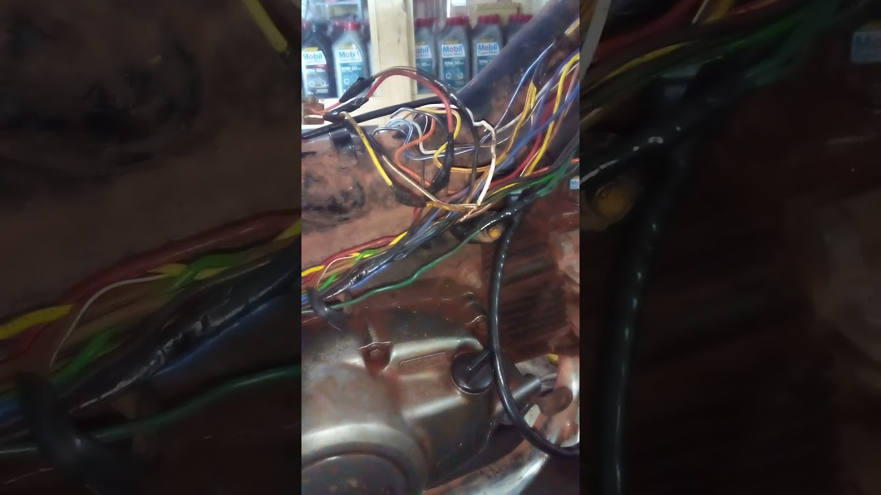 Moto Yamaha  Crypton 105 com problemas elétricos