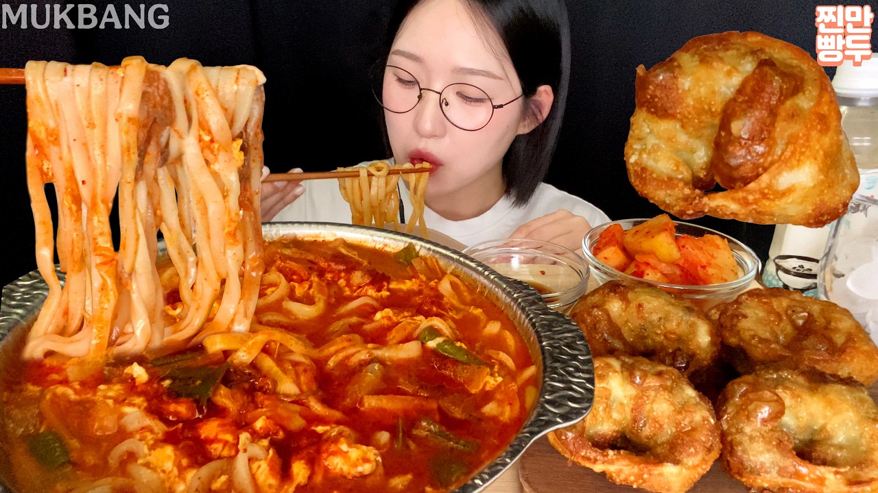 🔥Yukgaejang Noodles & Fried Dumplings | KOREANFOOD MUKBANG ASMR