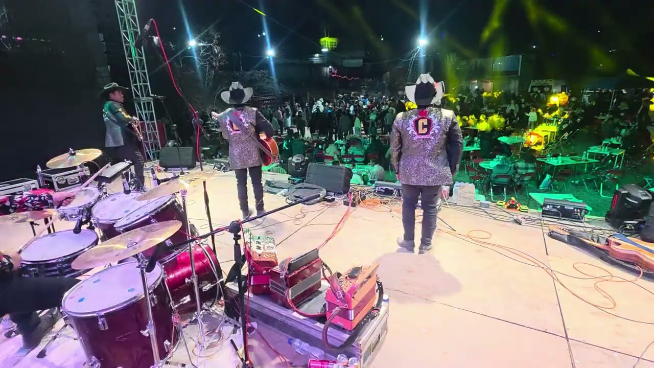 Popurri chilenas en vivo( Desde San Miguel Tlacotepec) Chakas Clave Sierra