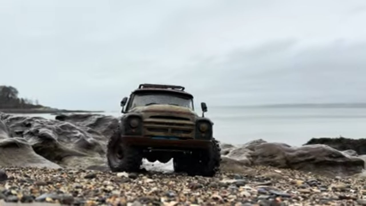 RC Scale ZIL Truck Takes On the Hardest Terrain