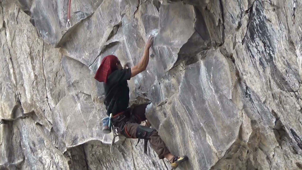 Rodarán Cabezas 8a/+ Rock Climbing, Chile, 