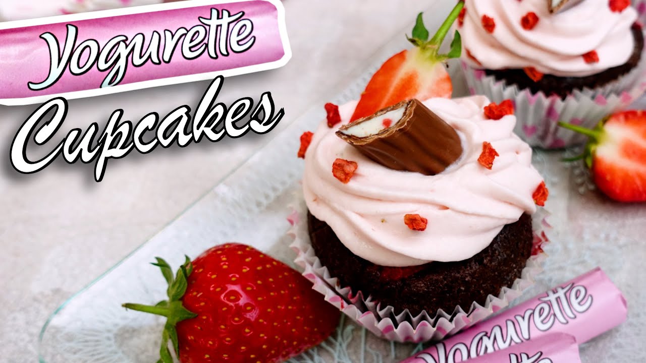 Yogurette Cupcakes | Schoko Erdbeer Muffins mit Erdbeersahne