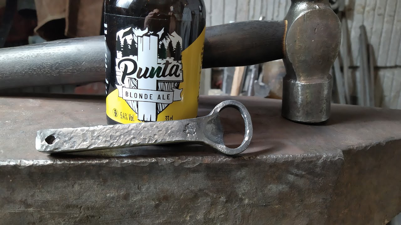 fabrication d'un décapsuleur a la forge