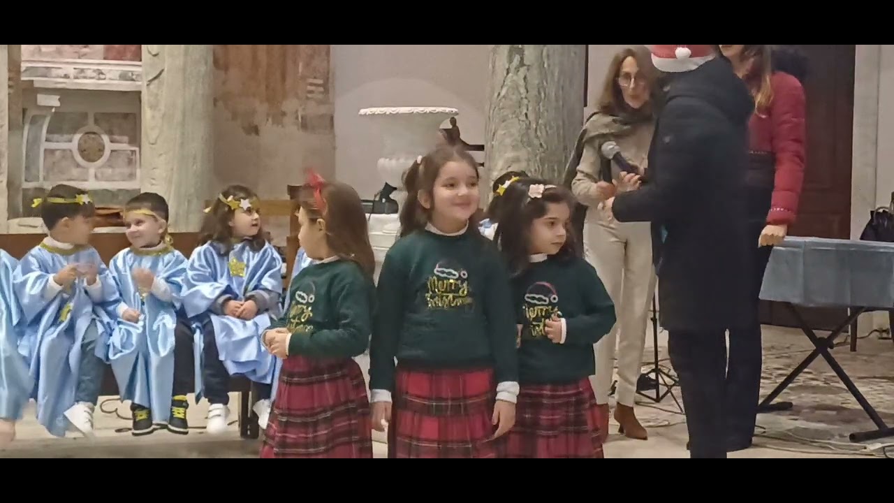 Recita di Natale 2024 Plesso S.angelo in formis (parte 1)