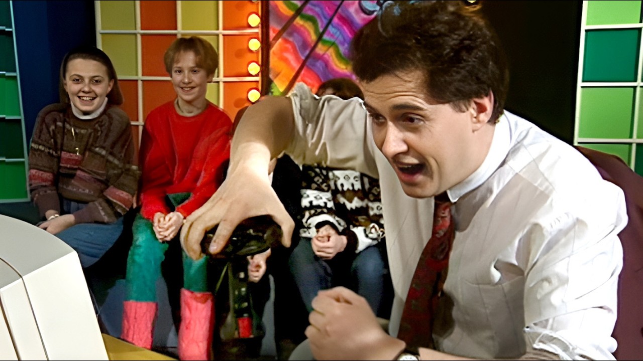 Joystick 1992 nr 10 jubileuszowy: James Pond (Amiga) Malajkat i Domagała na odwróconym joysticku