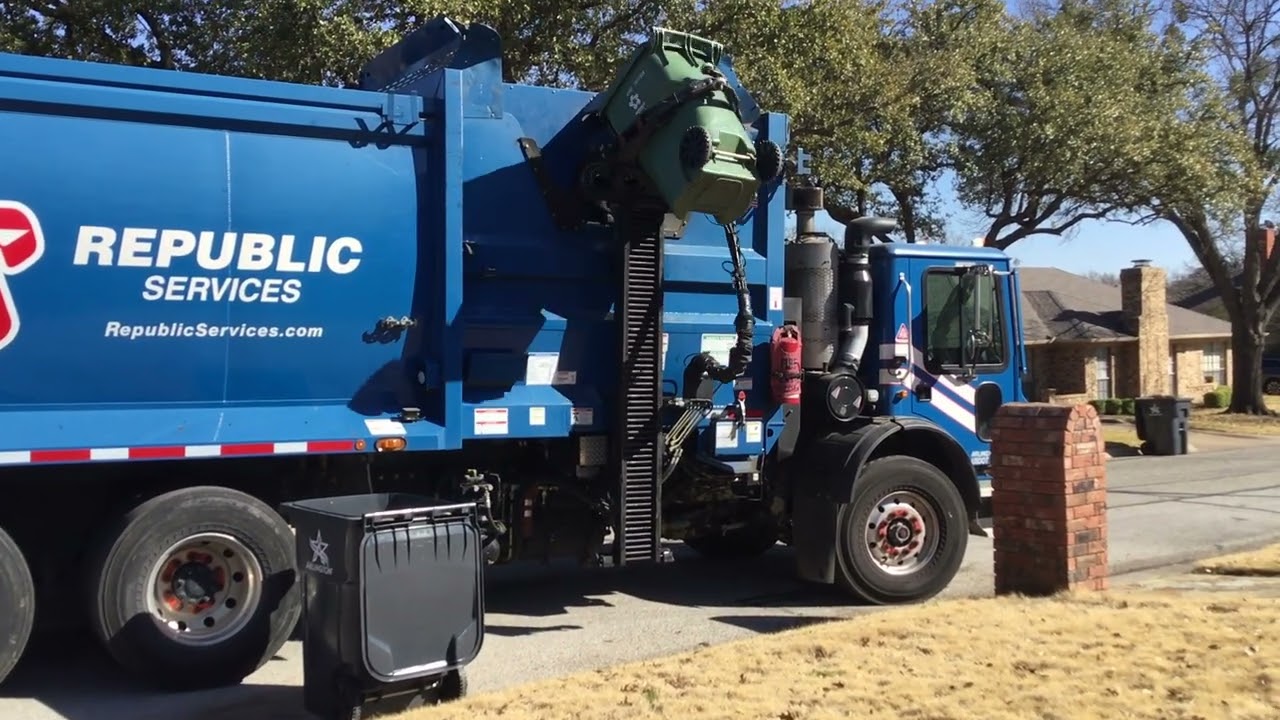 My late birthday special! Republic Services McNeilus ZR and rear loader!