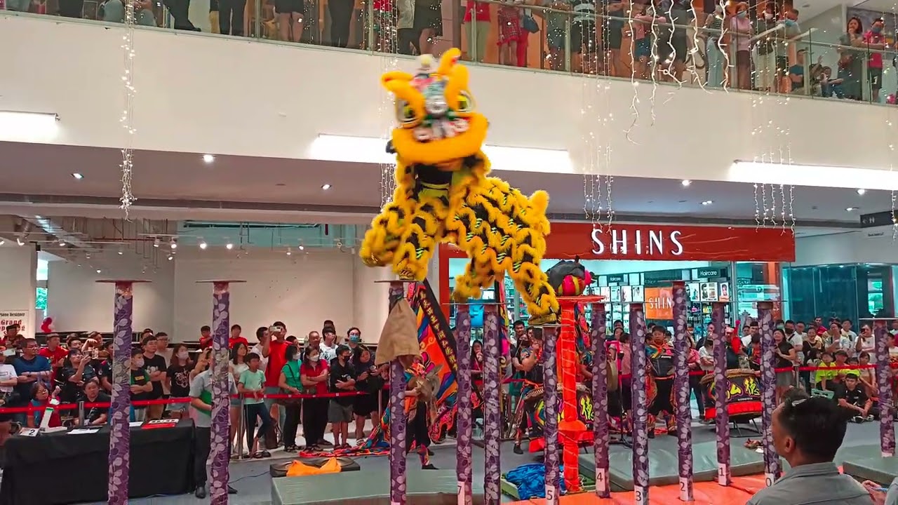 Kepong Hong Teck - Acrobatic Lion Dance 甲洞弘德體育會龍獅團