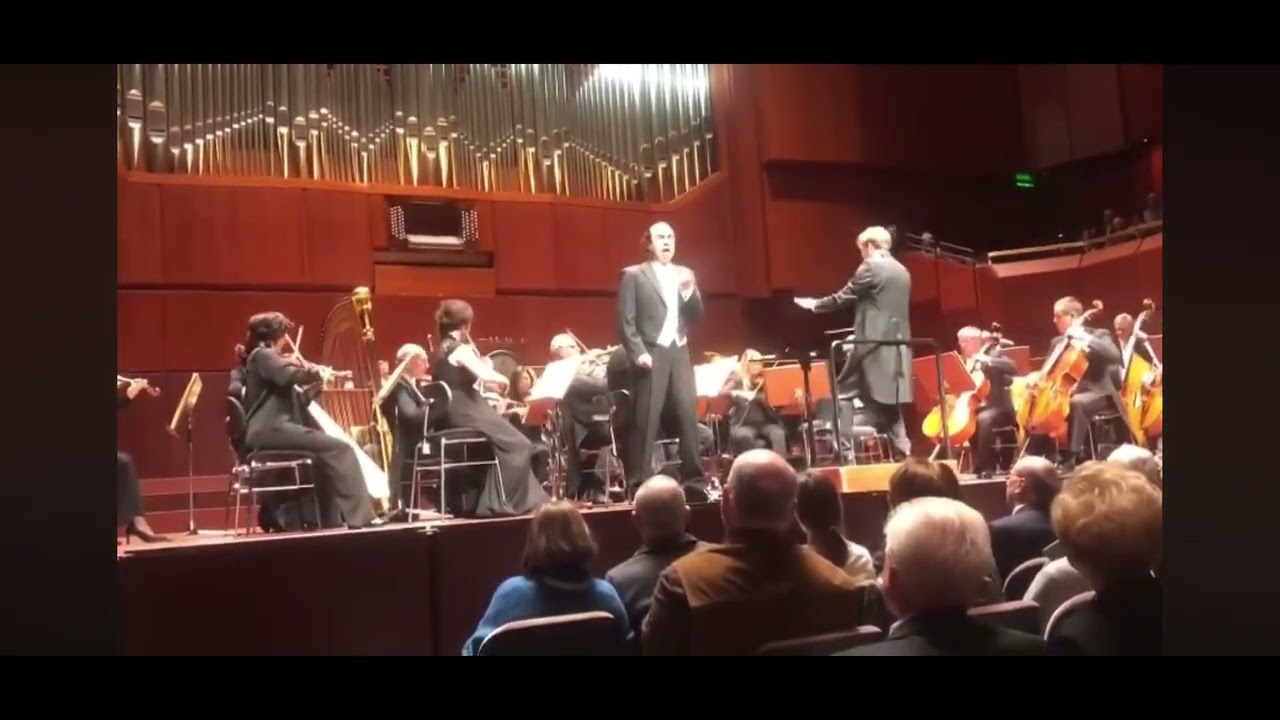Tenor Marco Antonio Rivera - Vesti la giubba