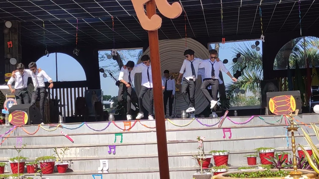 Best Farewell Dance by Backbenchers || Shantiniketan Hoshangabad || SNMS