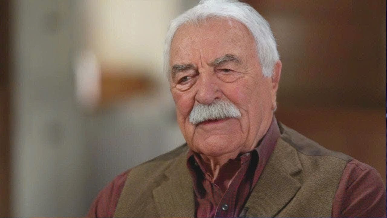 В свои 80 лет Том Селлек наконец-то рассказал правду о Джеймсе Гарнере.