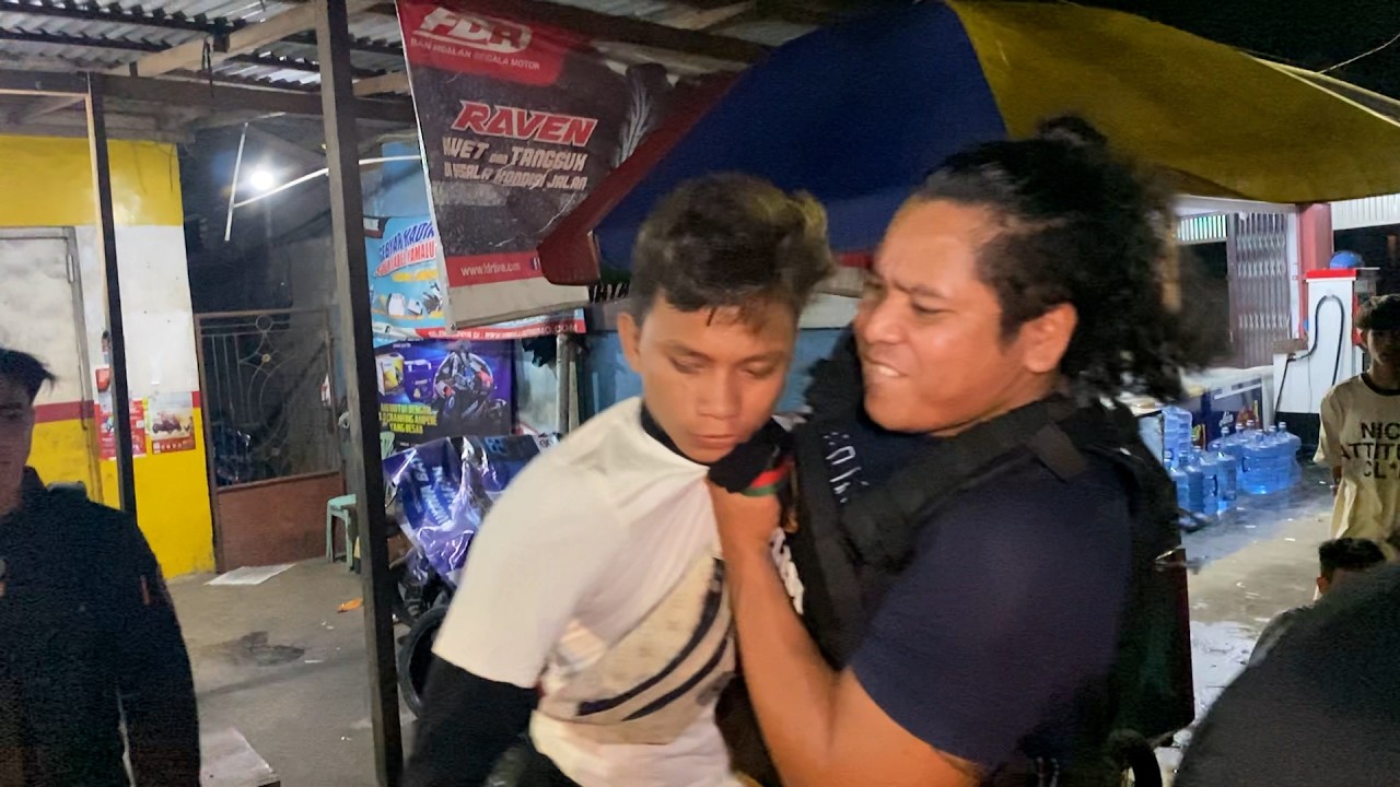 PENANGKAPAN RESIDIVIS PEMBAWA SENJATA TAJAM DI WARUNG PEREMPATAN JALAN WANGURER!