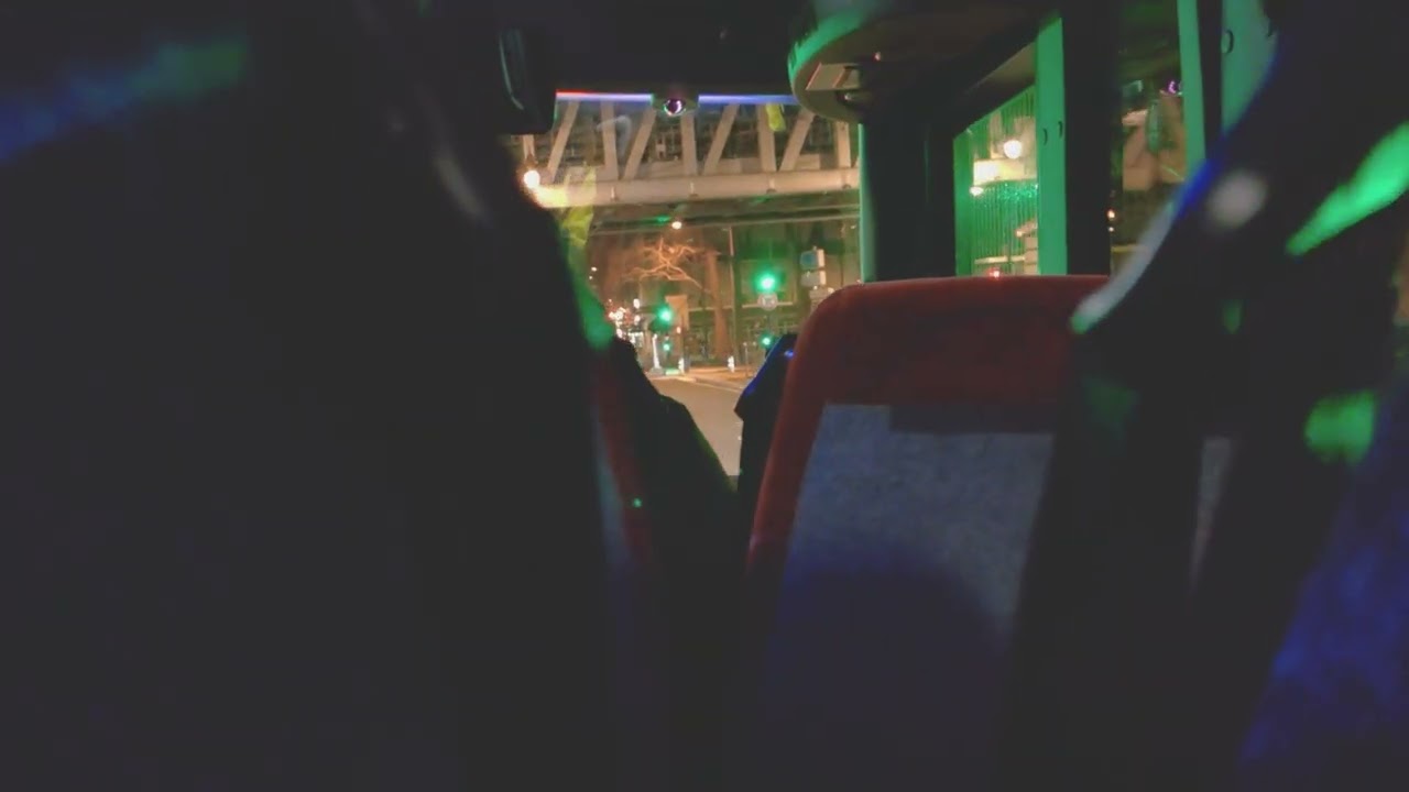 J'ai pu monter dans le bus.#francese #