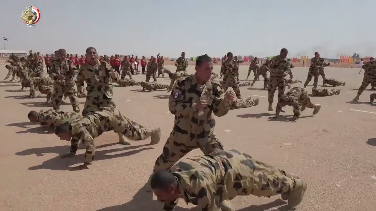 الفريق أول محمد زكى  يلتقى مقاتلى الجيش الثالث الميدانى والمنطقة المركزية العسكرية