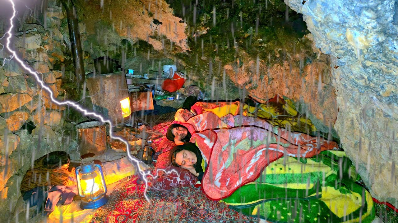 Nomadic Cave Life | A Family’s Struggle Through a Rainy Mountain Night 🌧️⛰️
