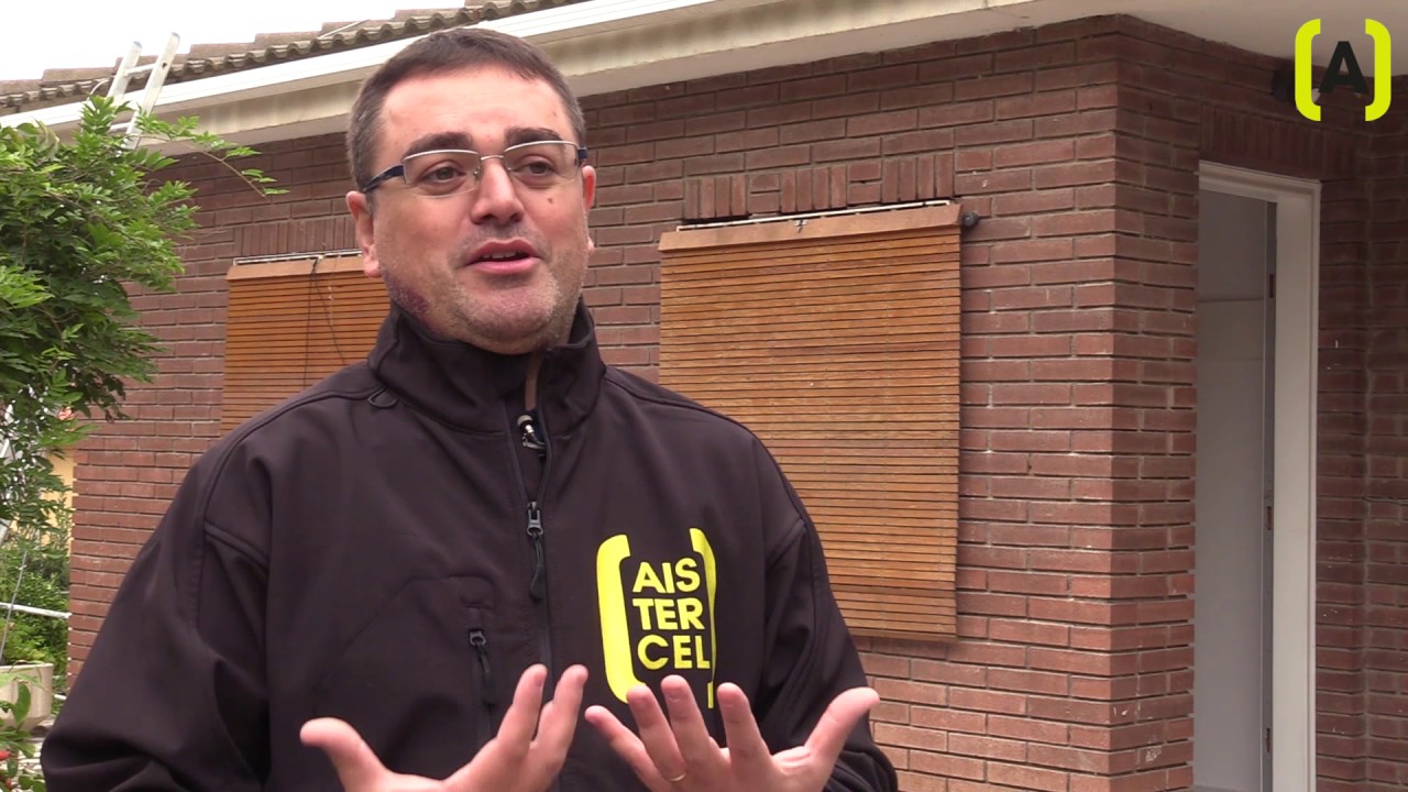 Aislamiento térmico de paredes y techo en una casa en Santa Coloma
