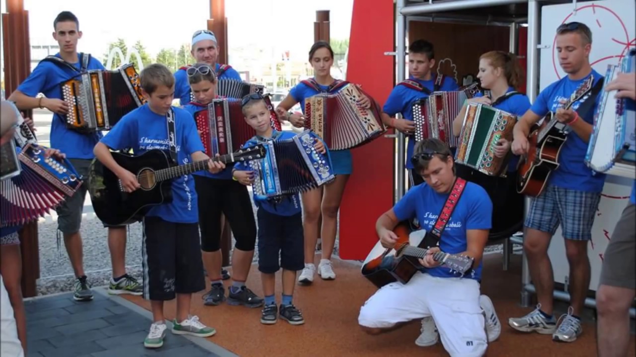 Glasbena šola Bučar | S harmoniko po obali