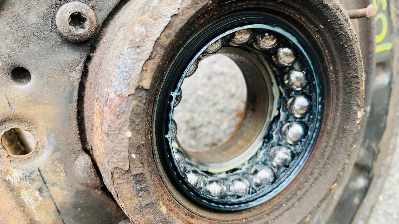Wheel bearing change - Land Rover Freelander 2 / LR2 (Part 1 of 3)