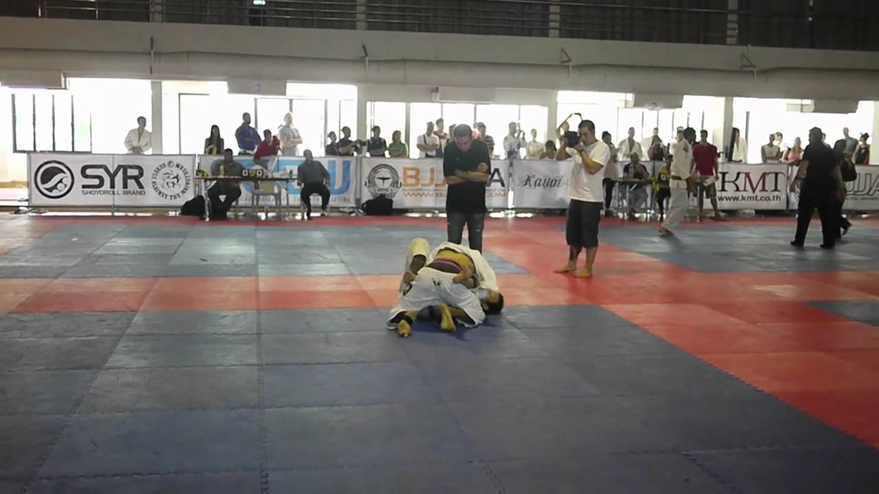 2010 FBT Thailand Open: Gi Adult Purple Light Semi Final / Murase Yoichi VS Mohammed Mirza