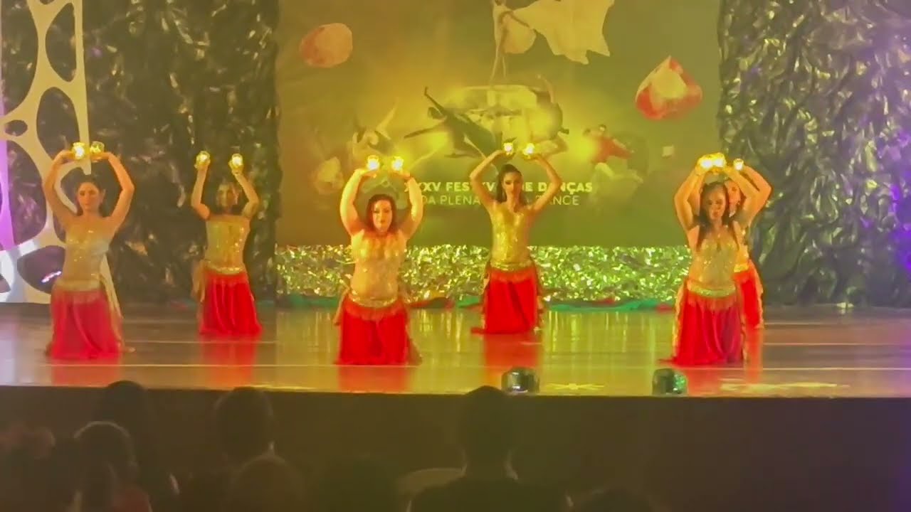 Grupo Arte & Dan&ccedil;a - Dan&ccedil;a do Ventre com ta&ccedil;as