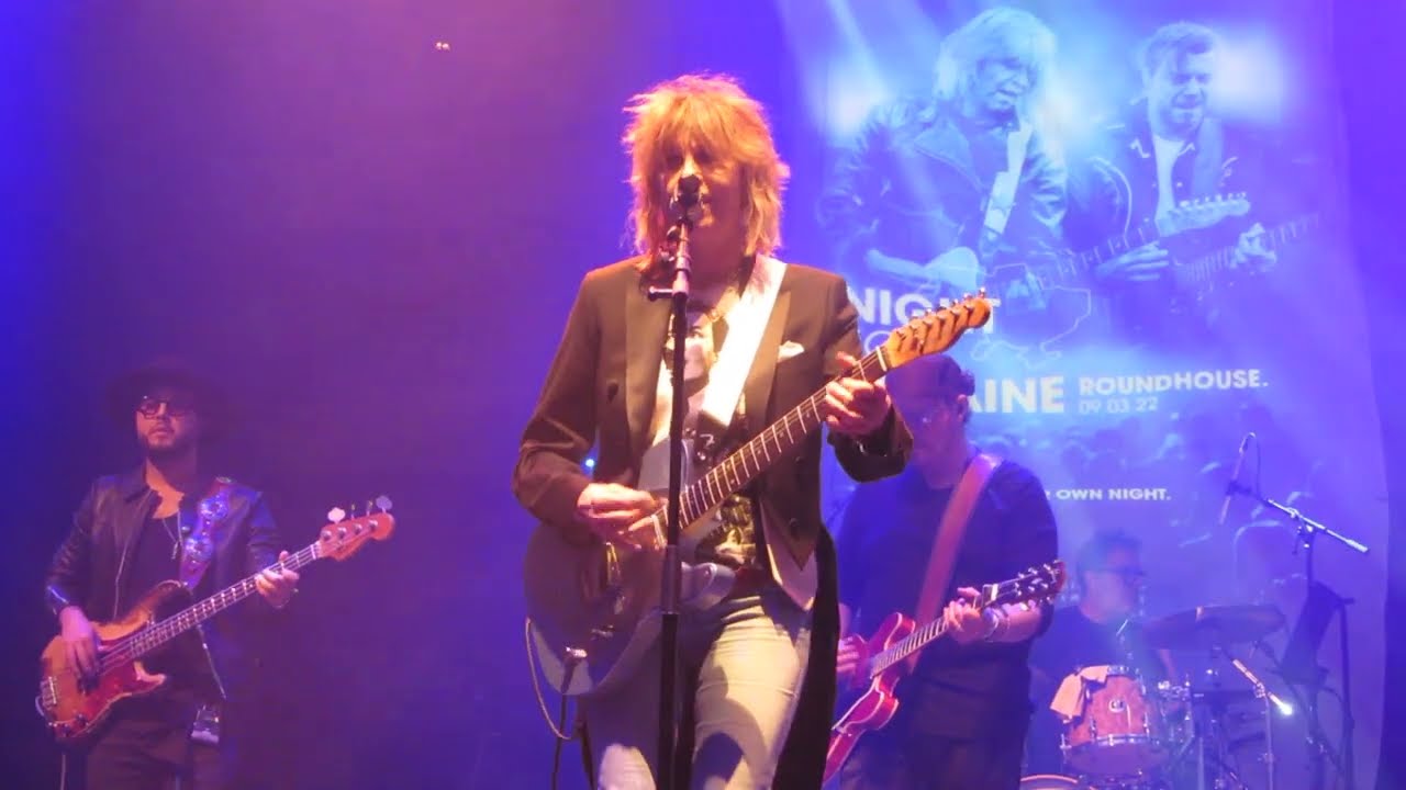 CHRISSIE HYNDE & JAMES WALBOURNE Live @ NIGHT FOR UKRAINE ( BACK ON THE CHAIN GANG ).