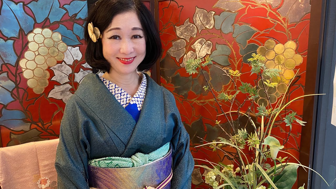 成人式をお祝いします。純国産の総疋田絞りの振袖の超逸品です。