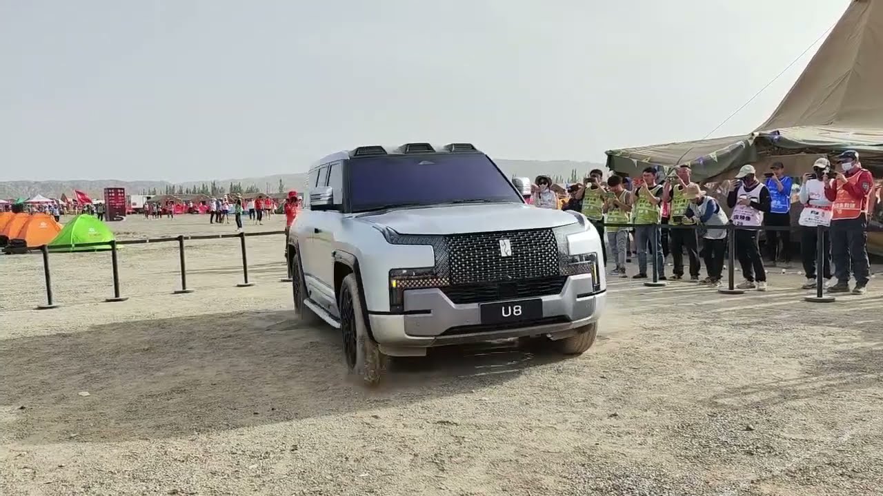 BYD YangWang U8 performs full 360&deg; tank turn in desert