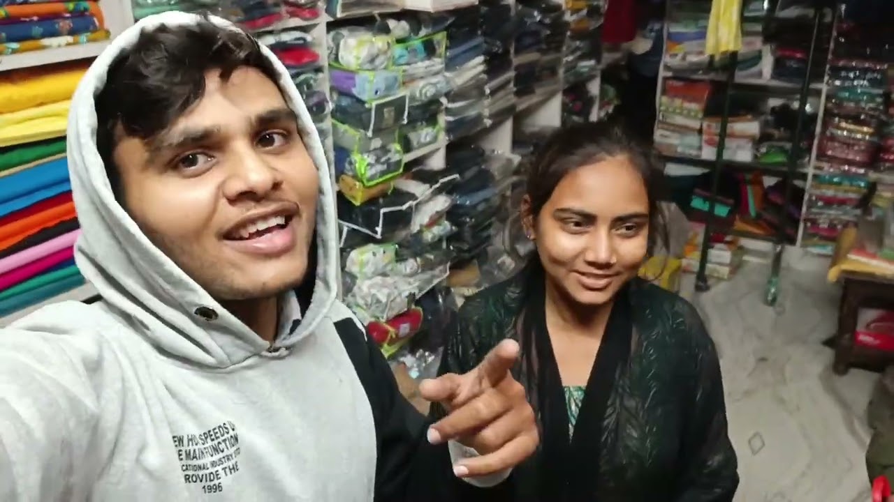 Chacha aur bhatiji kar rahe hai masti 😁