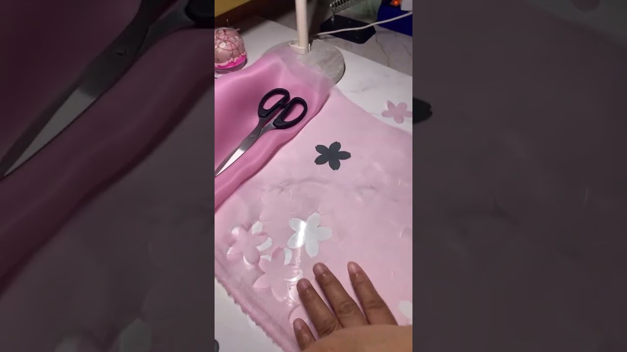 Fabric cutting with simple tool