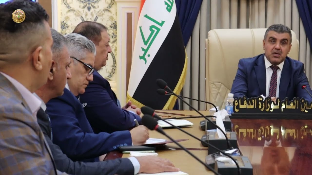 الأمين العام لوزارة الدفاع يعقد اجتماعا مع مدير عام مديرية العقود والمبيعات