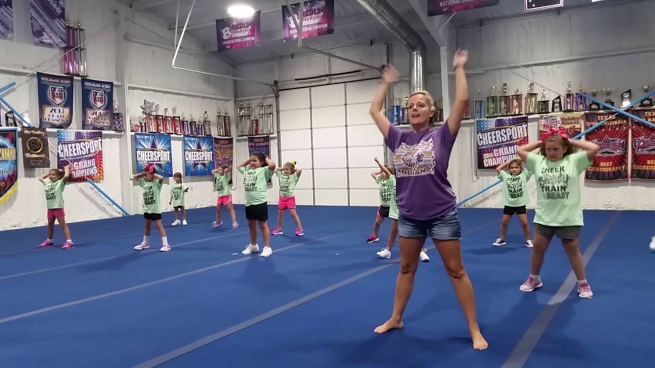 1st Grade Pee Wee Cheer 2016 Routine