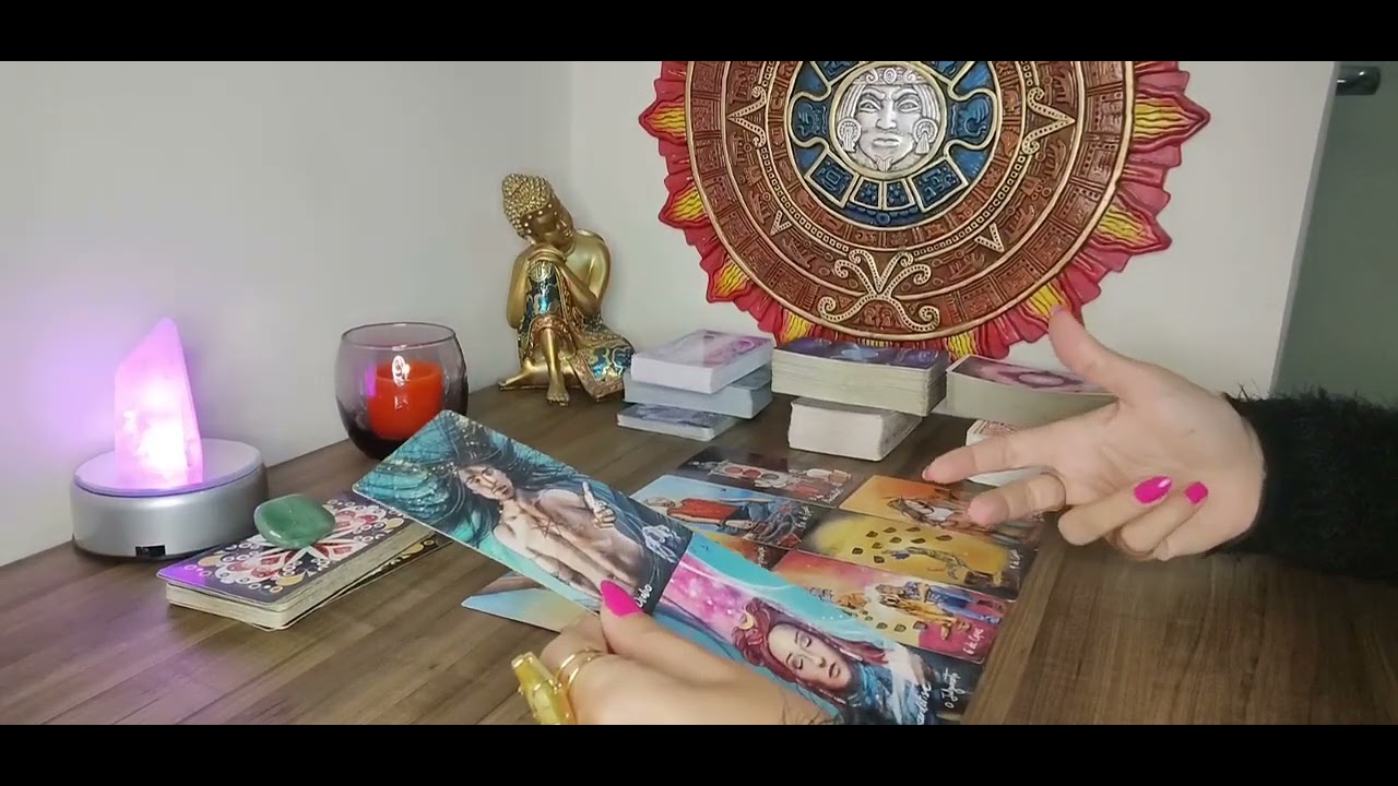 É AMOR, AVENTURA ou AMIZADE? O que ele/ela quer comigo afinal? TAROT 🔮❤️🤔