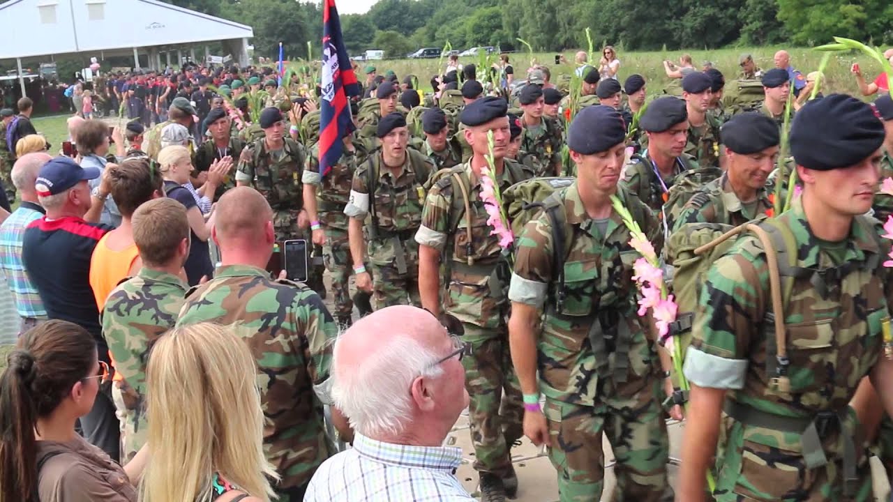 Vierdaagse intocht Korps Mariniers 2015