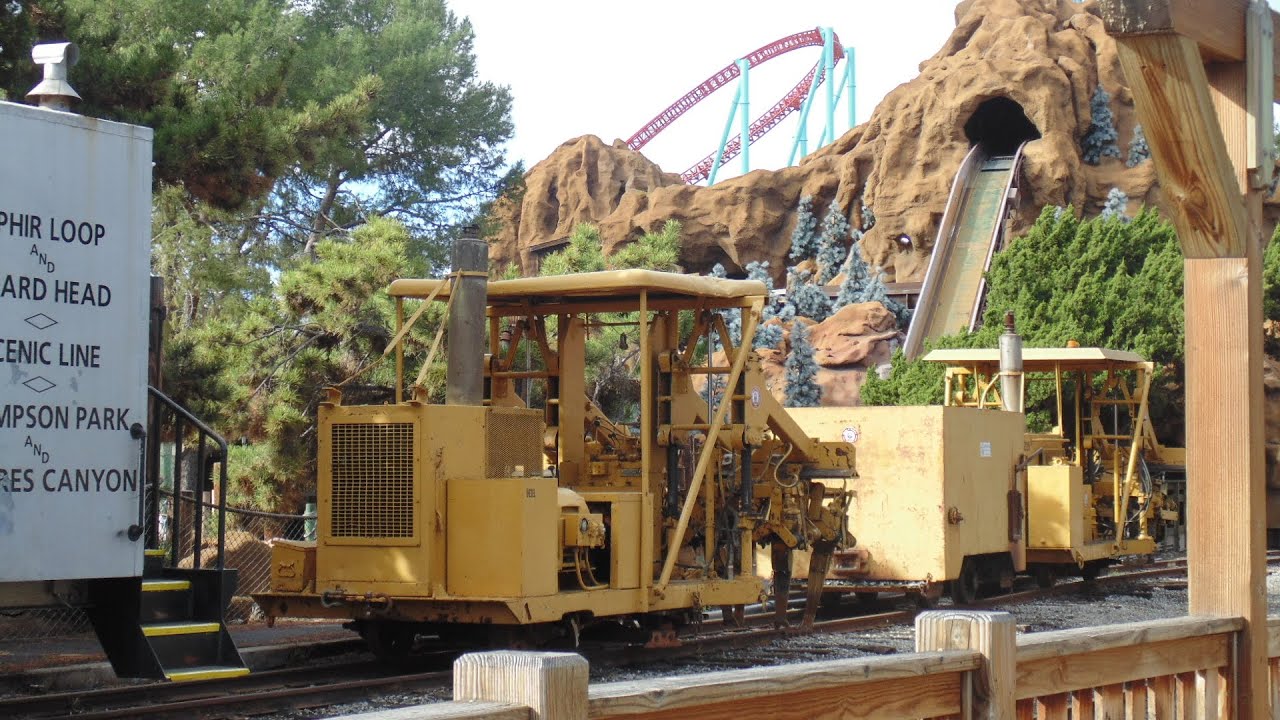 Rare MOW equipment at Knotts Berry Farm and Camp Snoppy construction update!!!