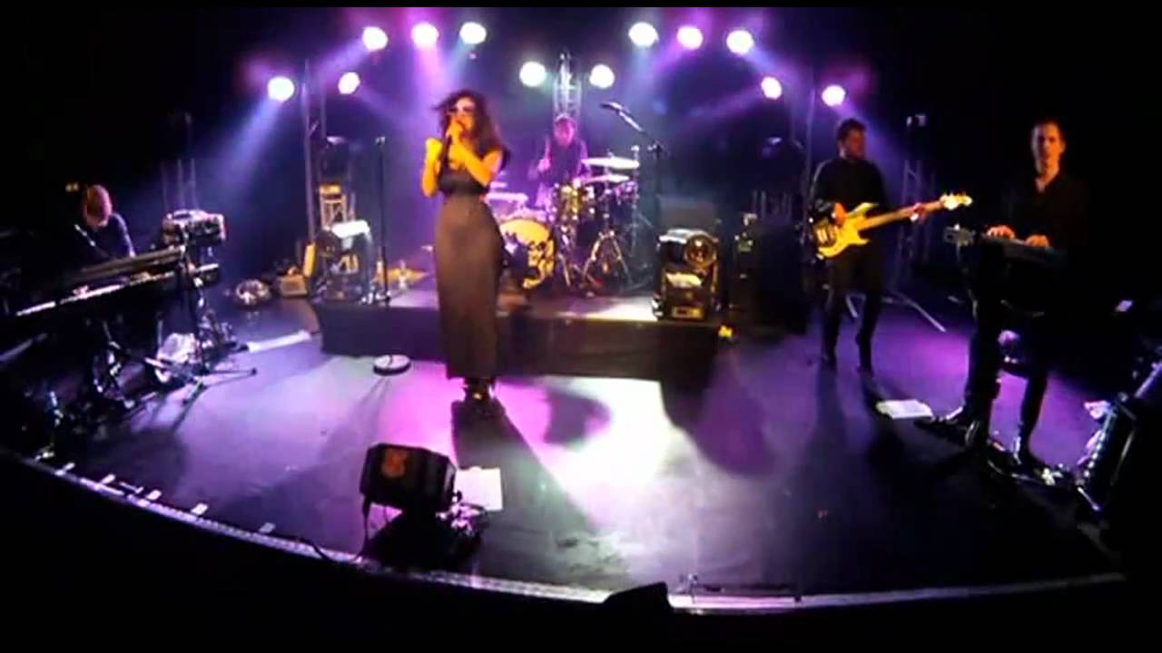(HD) Marina and the Diamonds - Oh No! (Live Myspace Secret Show Hannover 05/12/2010)