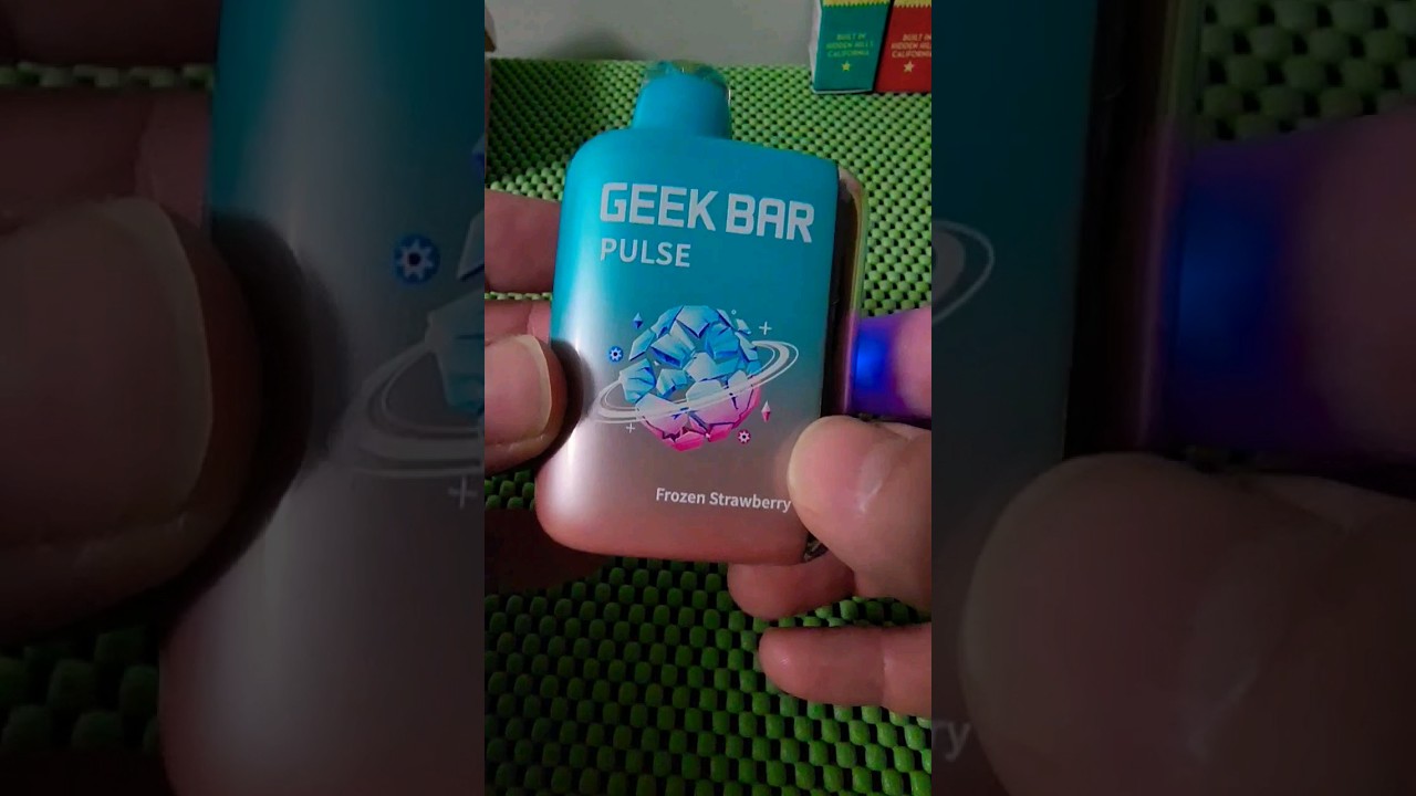 FROZEN EDITION STRAWBERRY from GEEKBAR #unboxing