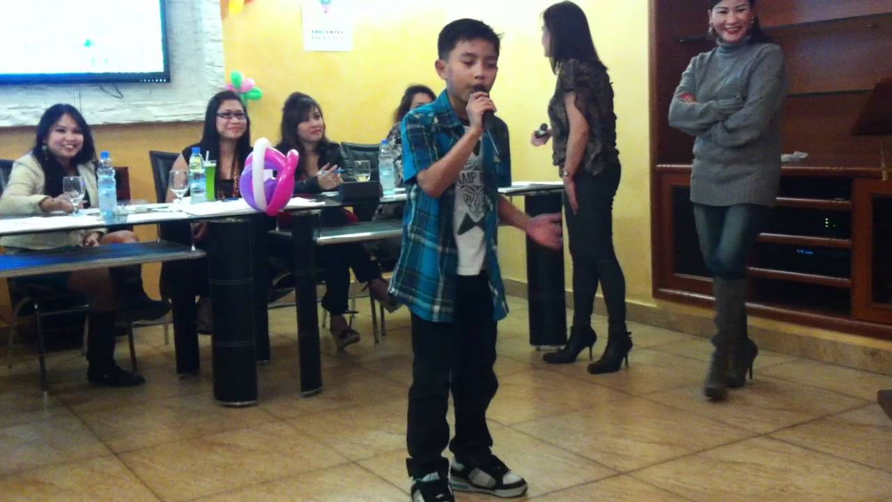 Pinoy Fiesta Singing Contest Champion, Edgar Gian Bernardino singing LISTEN