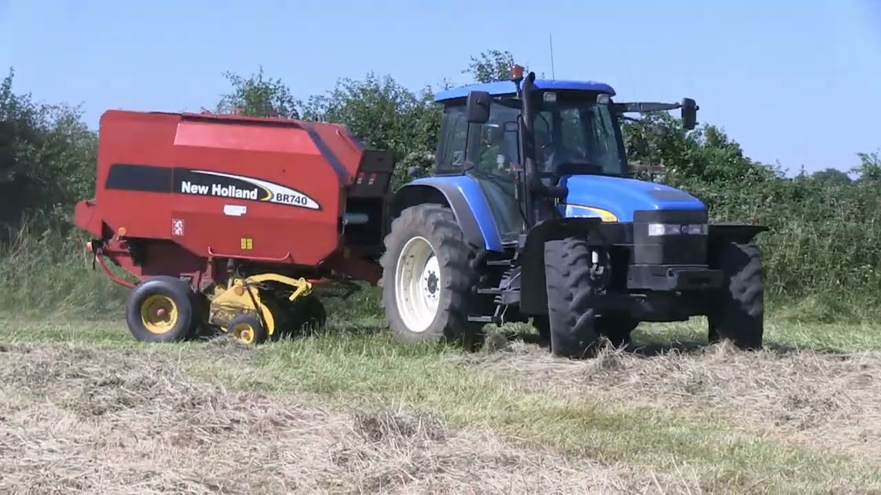 NEW HOLLAND TM155 AND NEW HOLLAND BR740 ROUND BALER