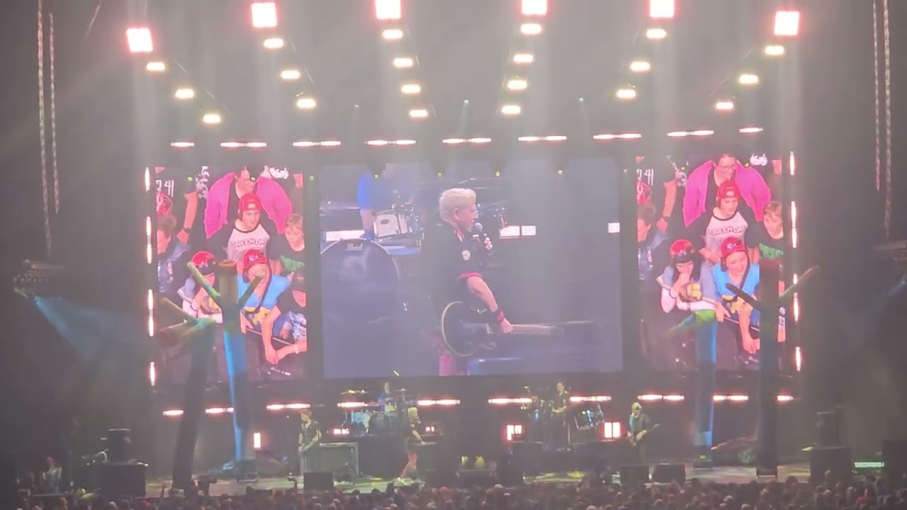 the Offspring - Pretty Fly (for a white guy)  - Feb 14 - 2026 - Canada Life Place - London, Ont.